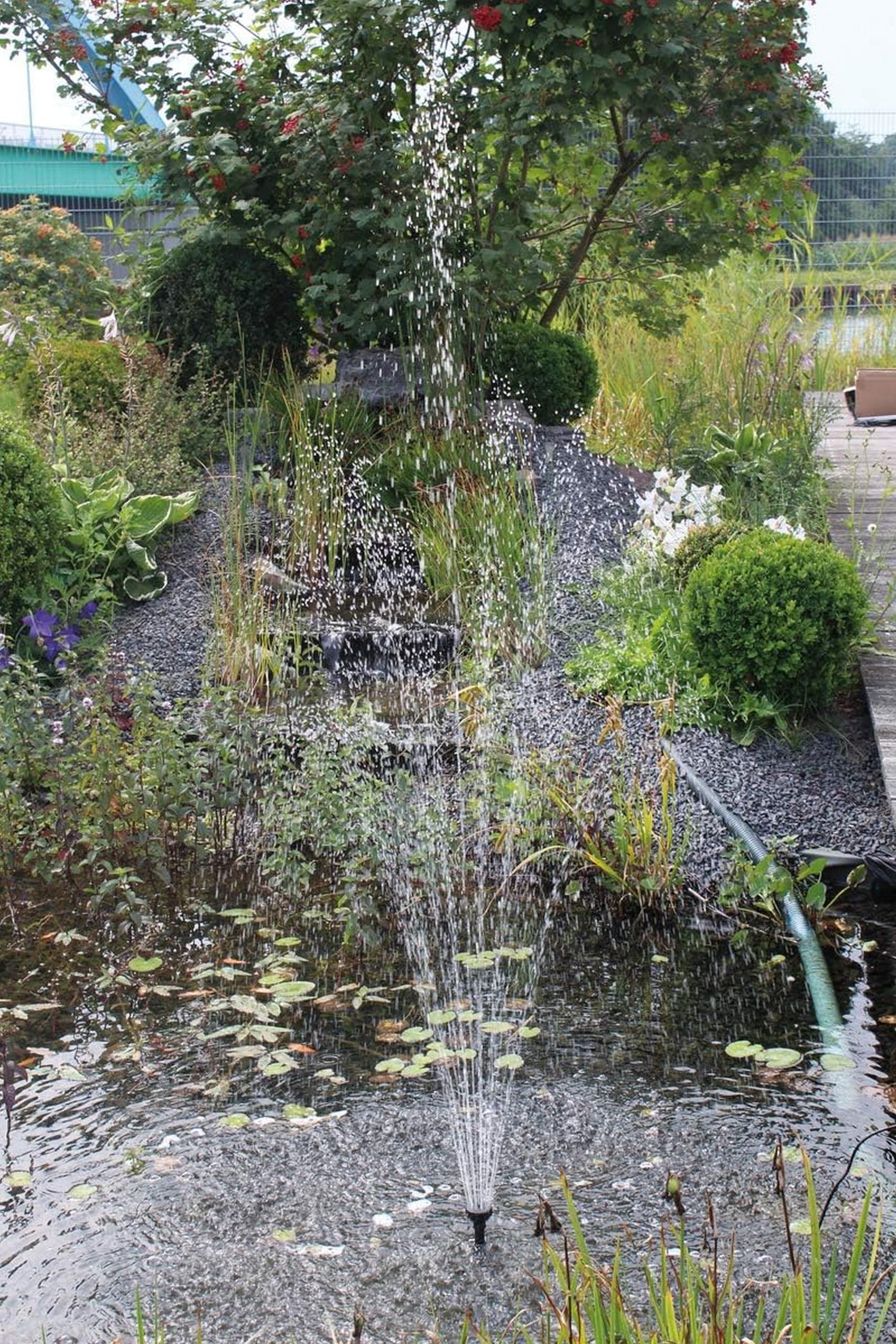 pontec-pondosolar-1600-solar-wasserspielset-mit-font-nenpumpe-1600-l-h image 3